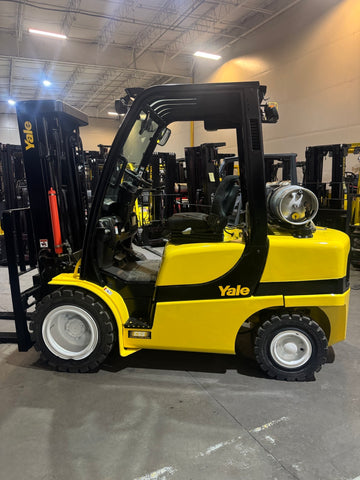 2017 YALE GLP070VX 7000 LB LP GAS FORKLIFT PNEUMATIC 87/182 3 STAGE MAST SIDE SHIFTER 1478 HOURS STOCK # BF998979-BUF - United Lift LLC