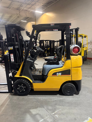 2012 CATERPILLAR/MITSUBISHI FGC25N 5000 LB LP GAS FORKLIFT CUSHION 83/187" 3 STAGE MAST SIDE SHIFTER 1553 HOURS STOCK # BF993549-BUF - United Lift LLC