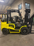 2025 DEWALT LIFT TRUCK DDFP-30 NON-COMPUTERIZED GM PSI ENGINE LP GAS PROPANE 6000 LB CAPACITY SOLID PNEUMATIC TIRES 83/185" LIFT HEIGHT 3 STAGE MAST SIDE SHIFTING FORK POSITIONER 2000hr/2YR WARRANTY STOCK # BF9238589-BUF - United Lift LLC