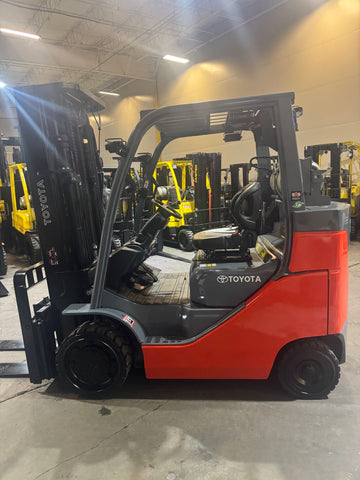 2019 TOYOTA 8FGCU35-BCS BOX CAR SPECIAL 8000 LB LP GAS FORKLIFT CUSHION 92/199" 3 STAGE MAST SIDE SHIFTER 1483 HOURS STOCK # BF9149429-BUF