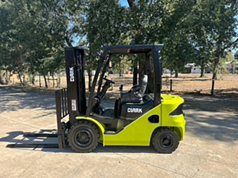 2021 CLARK S25D 5000 LB DIESEL FORKLIFT PNEUMATIC 85/189 3 STAGE MAST SIDE SHIFTER 4530 HOURS STOCK # BF9185129-TXB - United Lift LLC