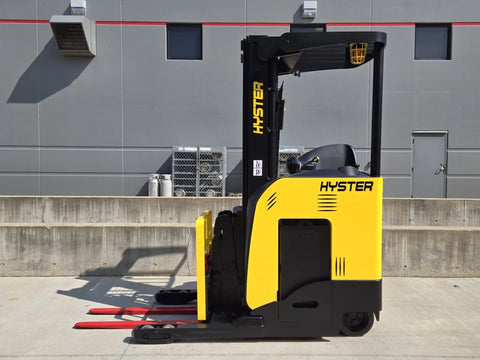 2017 HYSTER N30ZDR2-16.5 3000 LB ELECTRIC NARROW AISLE DEEP REACH FORKLIFT CUSHION 93/212 3 STAGE MAST FULL FREE LIFT SIDE SHIFTER 4278 HOURS STOCK # BF9168949-RIL