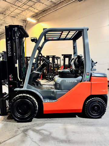2023 TOYOTA 8FGU25 5000 LB LP GAS FORKLIFT PNEUMATIC 85/187" 3 STAGE MAST SIDE SHIFTER 732 HOURS STOCK # BF9194529-BUF